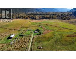 Primary Bedroom - 13226 Highway 31, Meadow Creek, BC V0G1N0 Photo 7