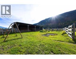 13226 Highway 31, Meadow Creek, BC V0G1N0 Photo 9