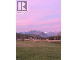 13226 Highway 31, Meadow Creek, BC V0G1N0 Photo 14
