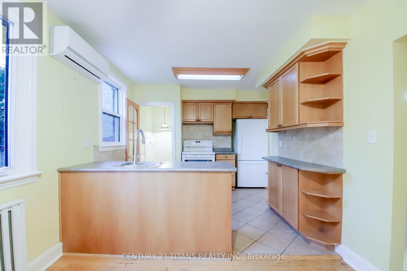 172 PHYLLIS AVENUE - 16