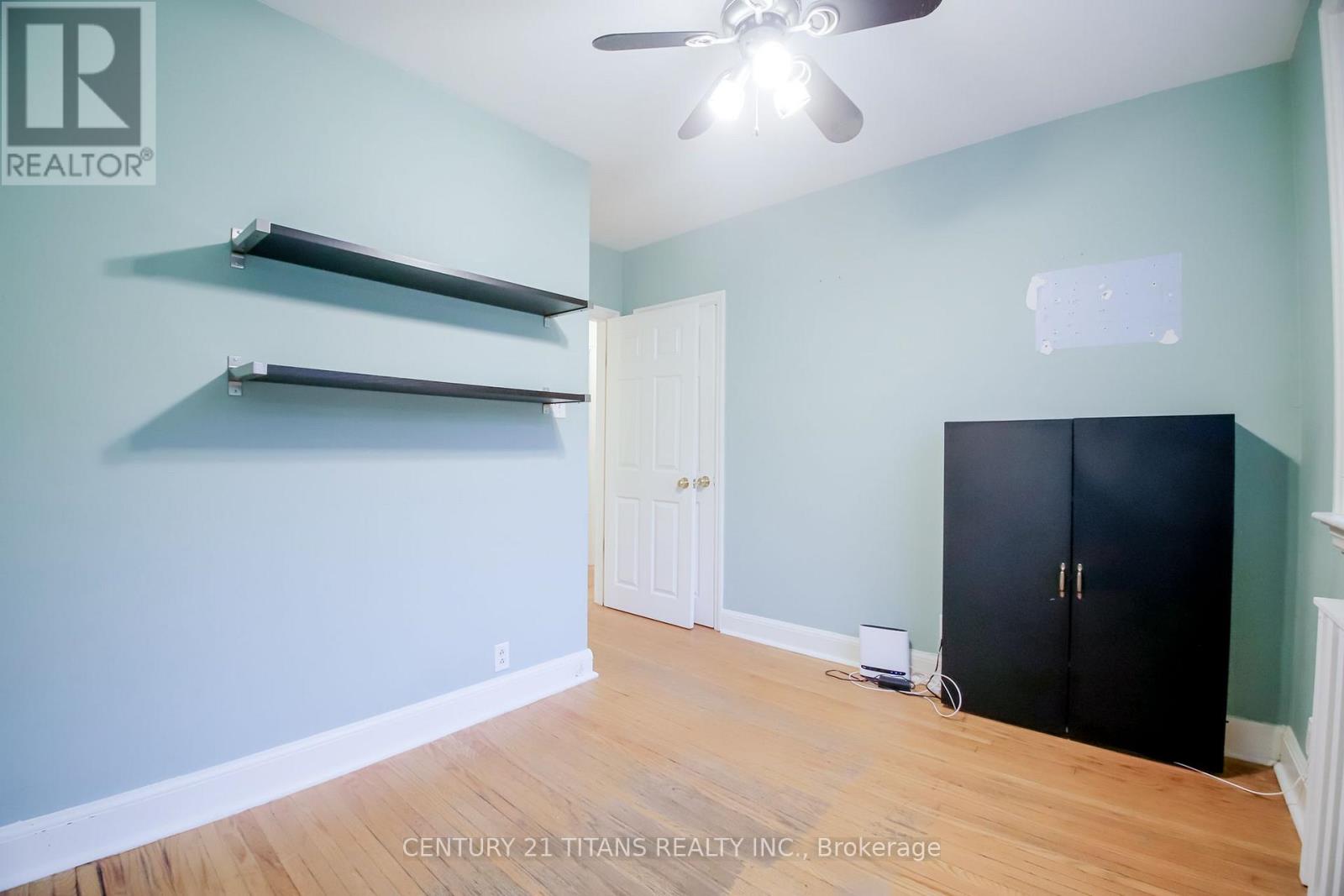 172 PHYLLIS AVENUE - 26