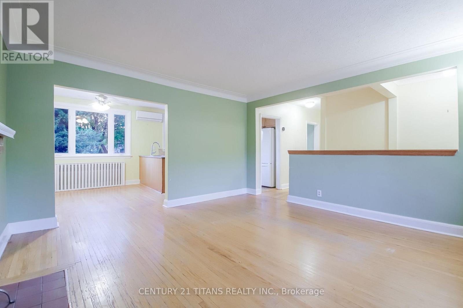 172 PHYLLIS AVENUE - 13
