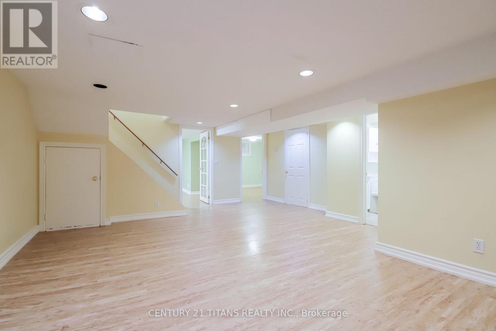 172 PHYLLIS AVENUE - 30