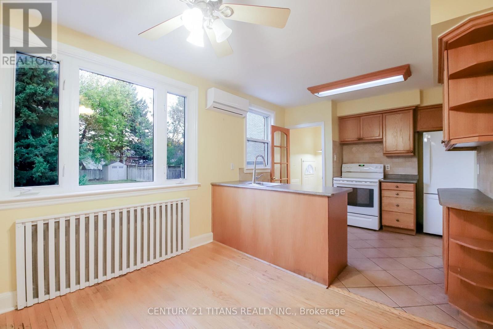 172 PHYLLIS AVENUE - 14