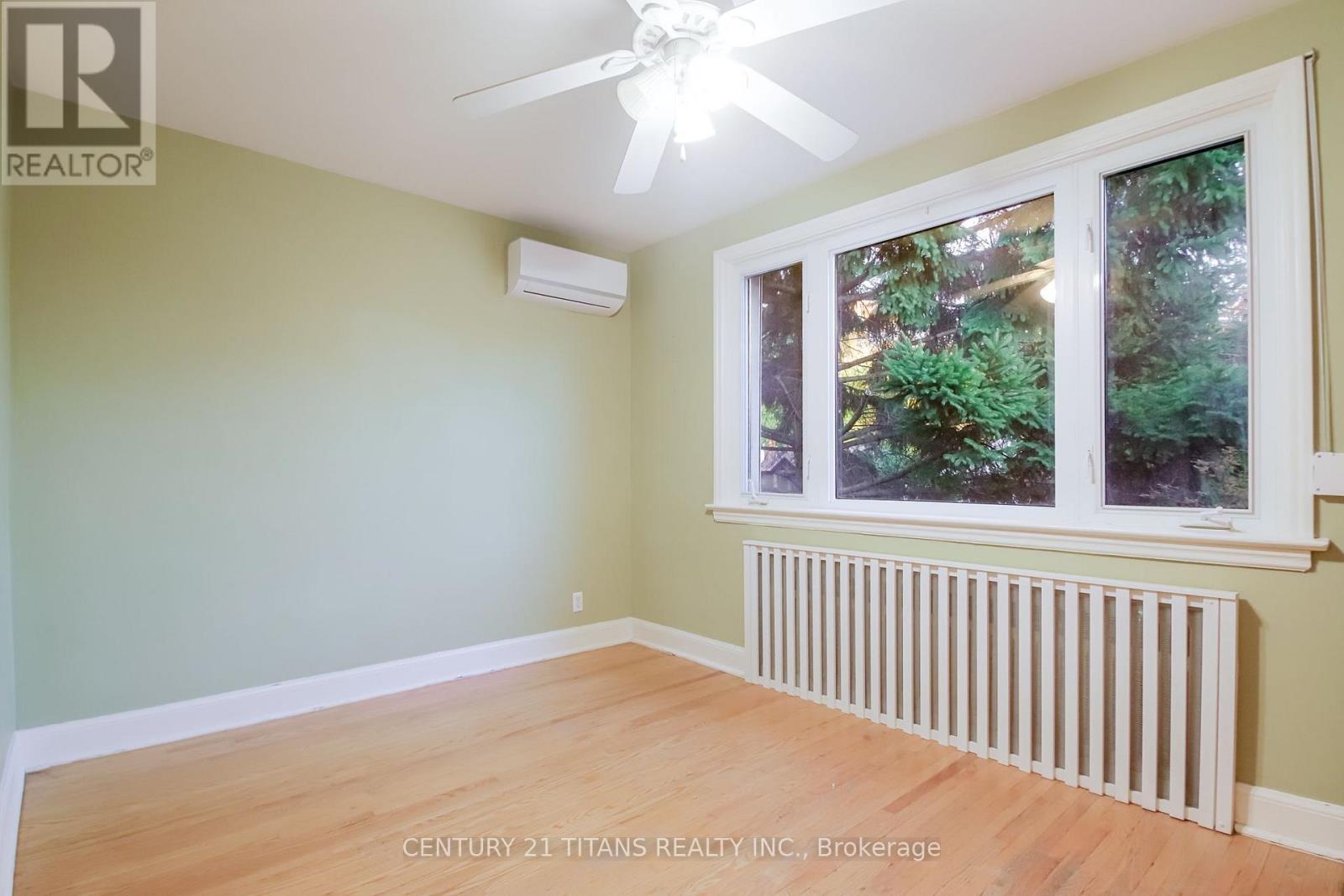 172 PHYLLIS AVENUE - 22