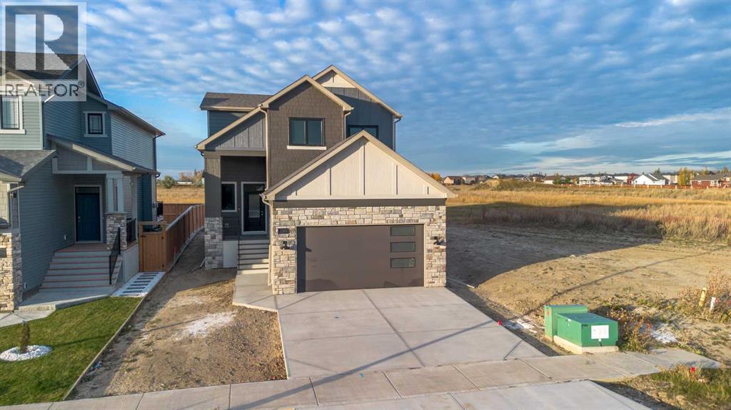 Photo of 382 Canyon Meadows Road W, Lethbridge