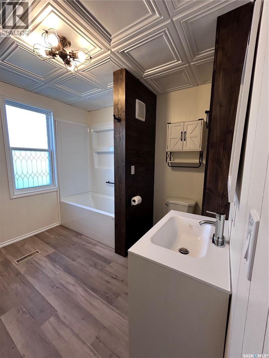 315 3rd STREET, Frobisher — photo 21