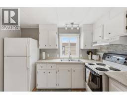 11 Mars Drive, Kamloops, BC V2B1B3 Photo 8