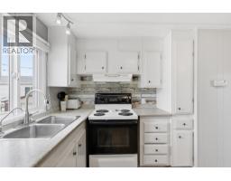 11 Mars Drive, Kamloops, BC V2B1B3 Photo 7