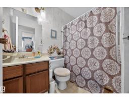 3023 130 Av Nw, Edmonton, AB T5A3M1 Photo 35