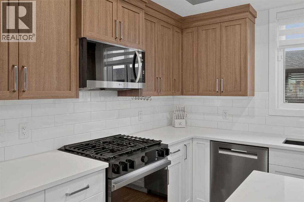 743 Wolf Willow Boulevard SE photo 11