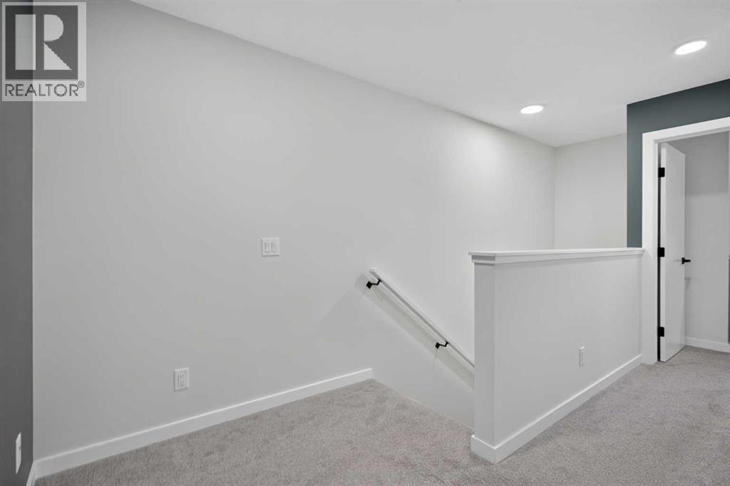 743 Wolf Willow Boulevard SE photo 30
