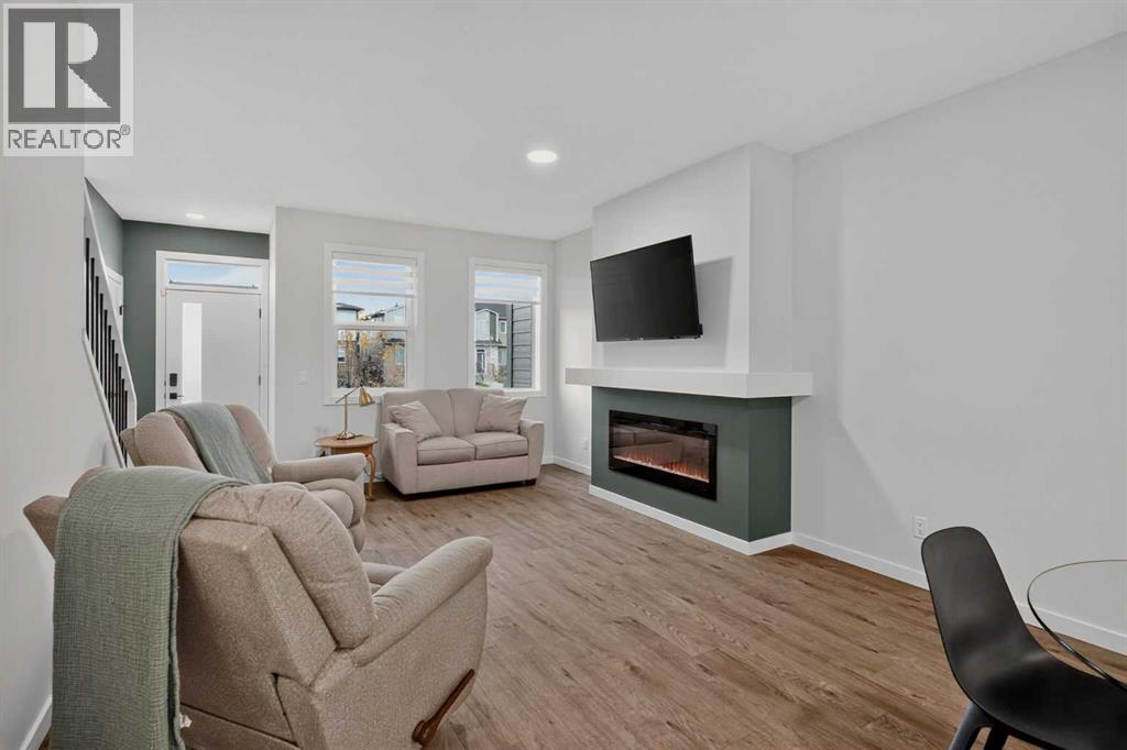743 Wolf Willow Boulevard SE photo 4