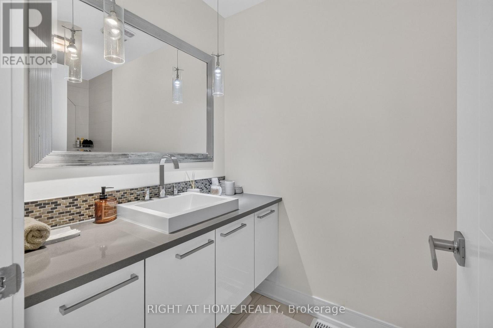 Condos for Sale in Ottawa – 420 ATHLONE AVENUE, Ottawa – By Peter Sagos - Image 31