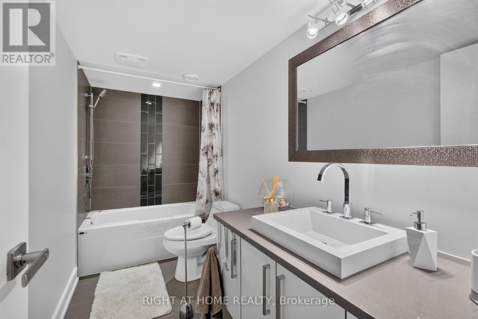 Condos for Sale in Ottawa – 420 ATHLONE AVENUE, Ottawa – By Peter Sagos - Image 46