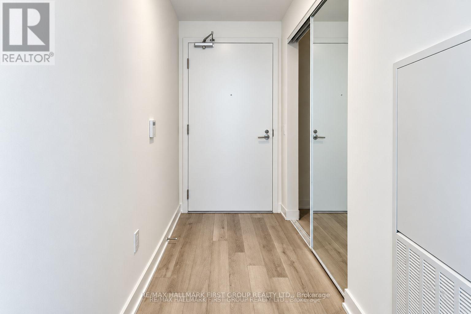 1235- 230 Simcoe Street, Toronto, ON photo 4