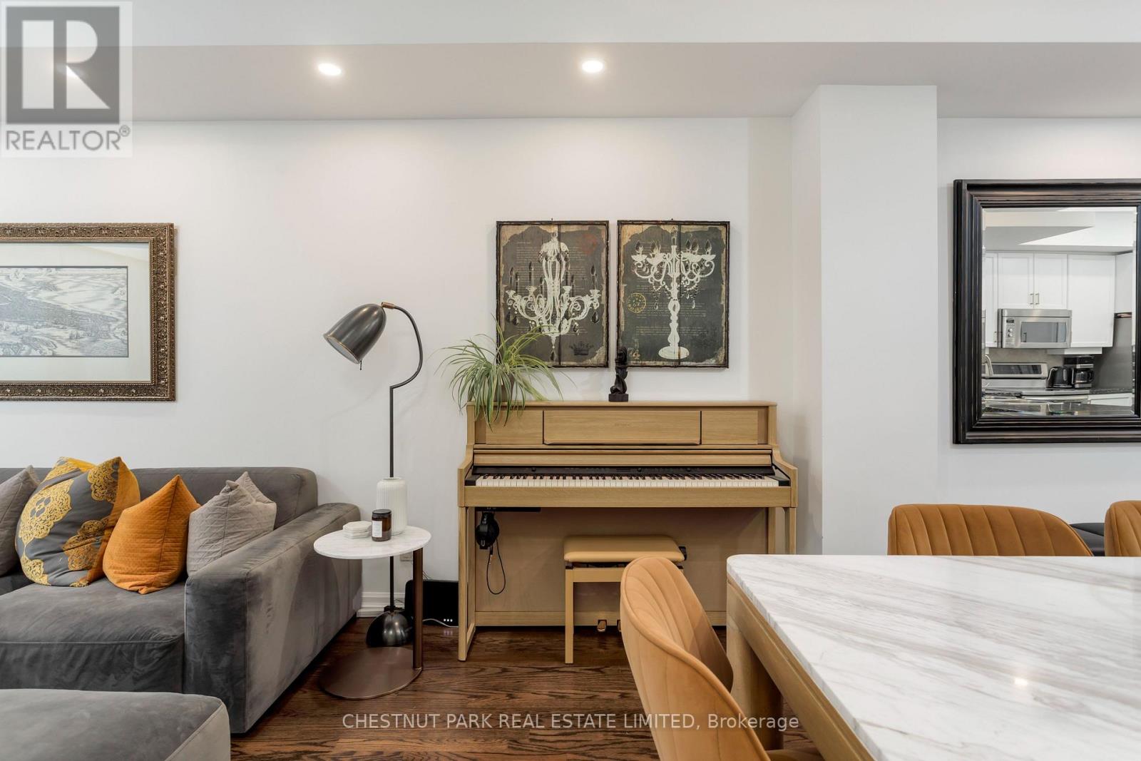 TH17- 1 Baxter Street, Toronto, ON photo 15