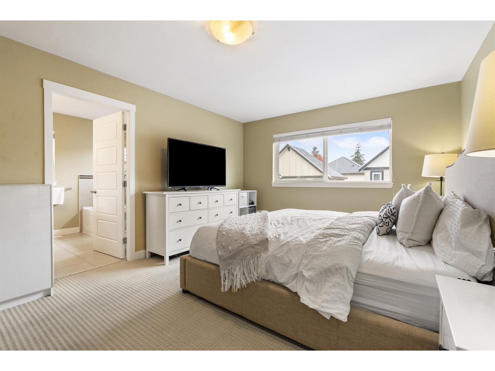 Photo of 7116 195A STREET 13