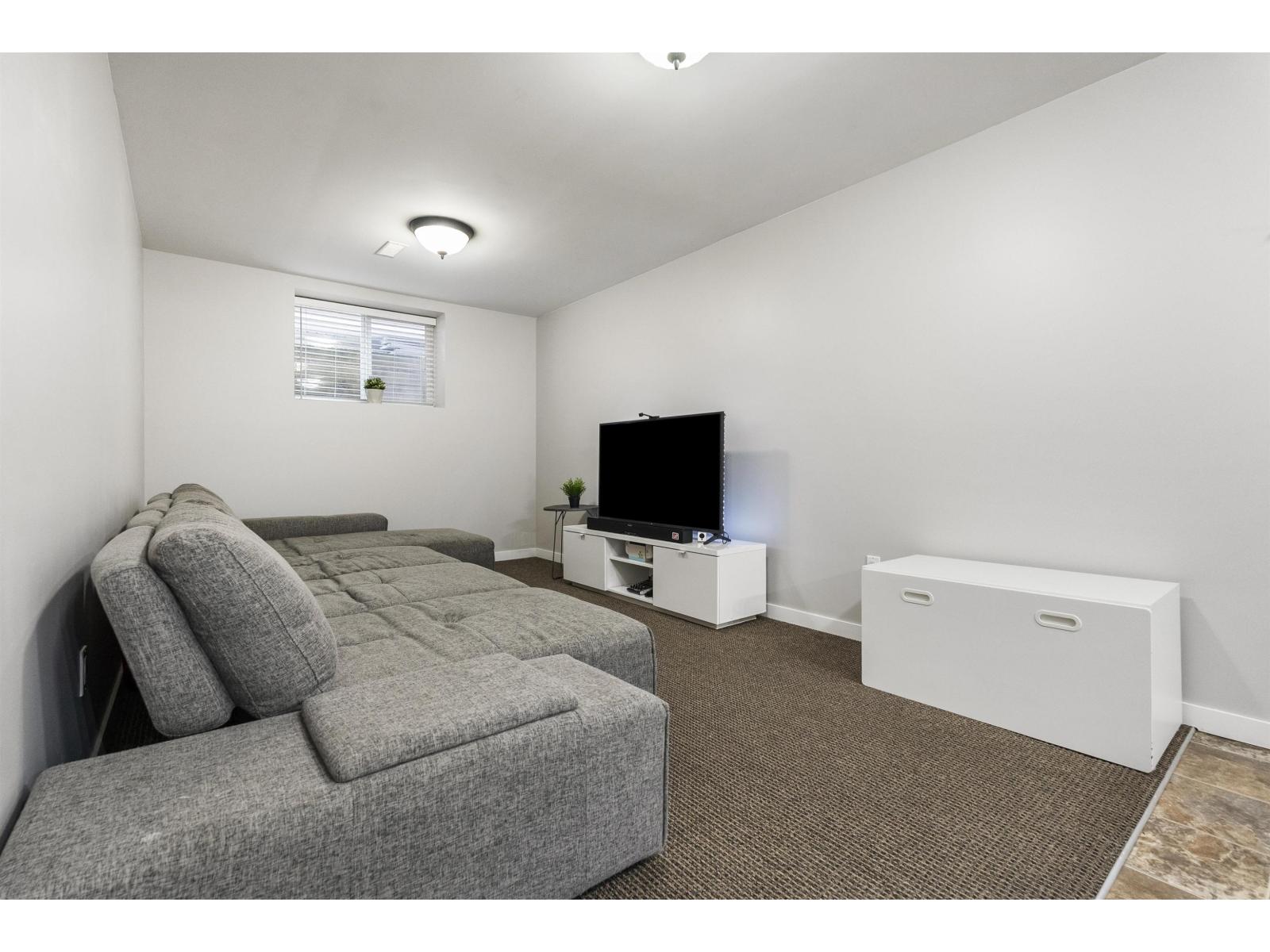 Photo of 7116 195A STREET 24