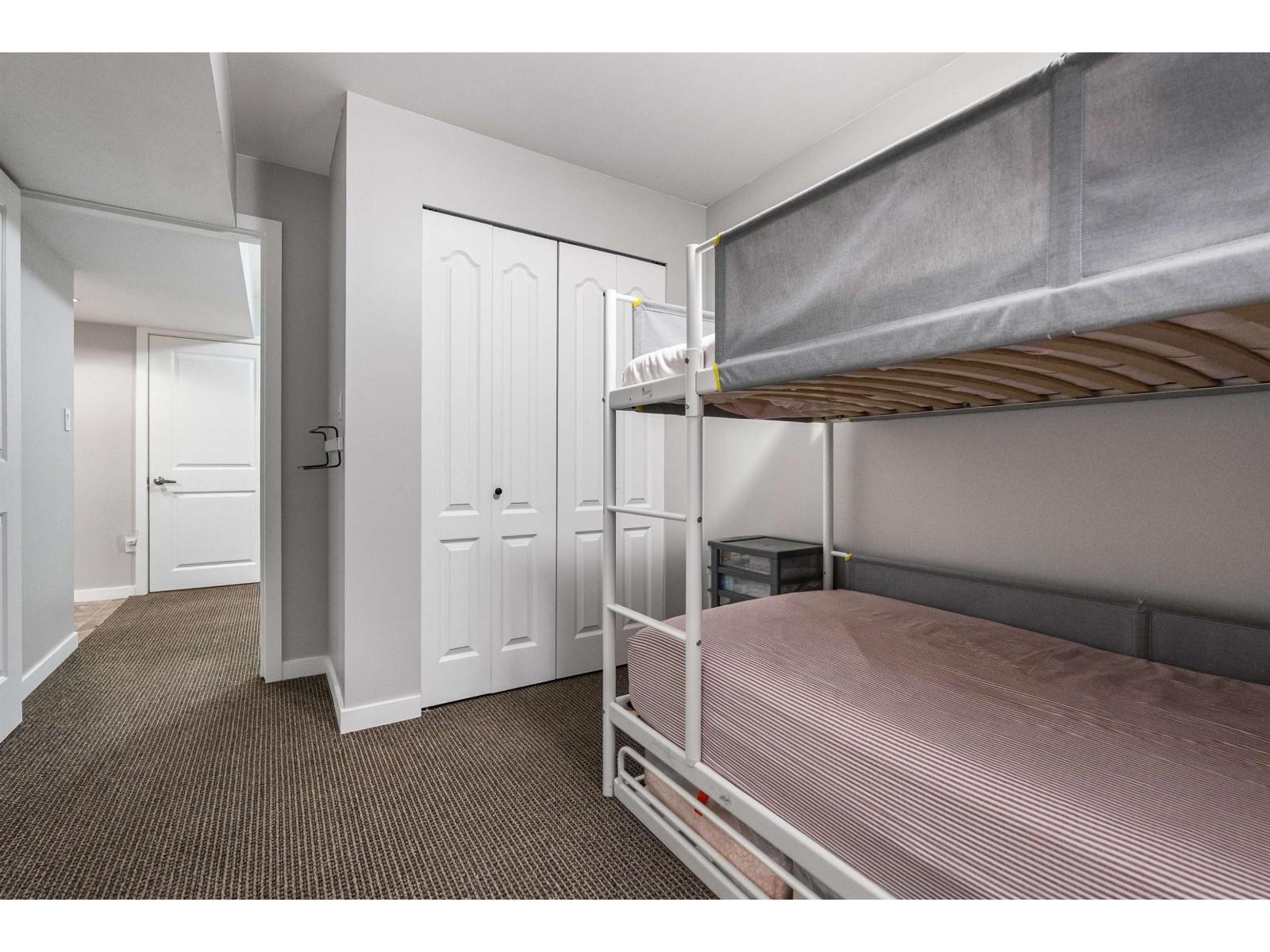 Photo of 7116 195A STREET 32