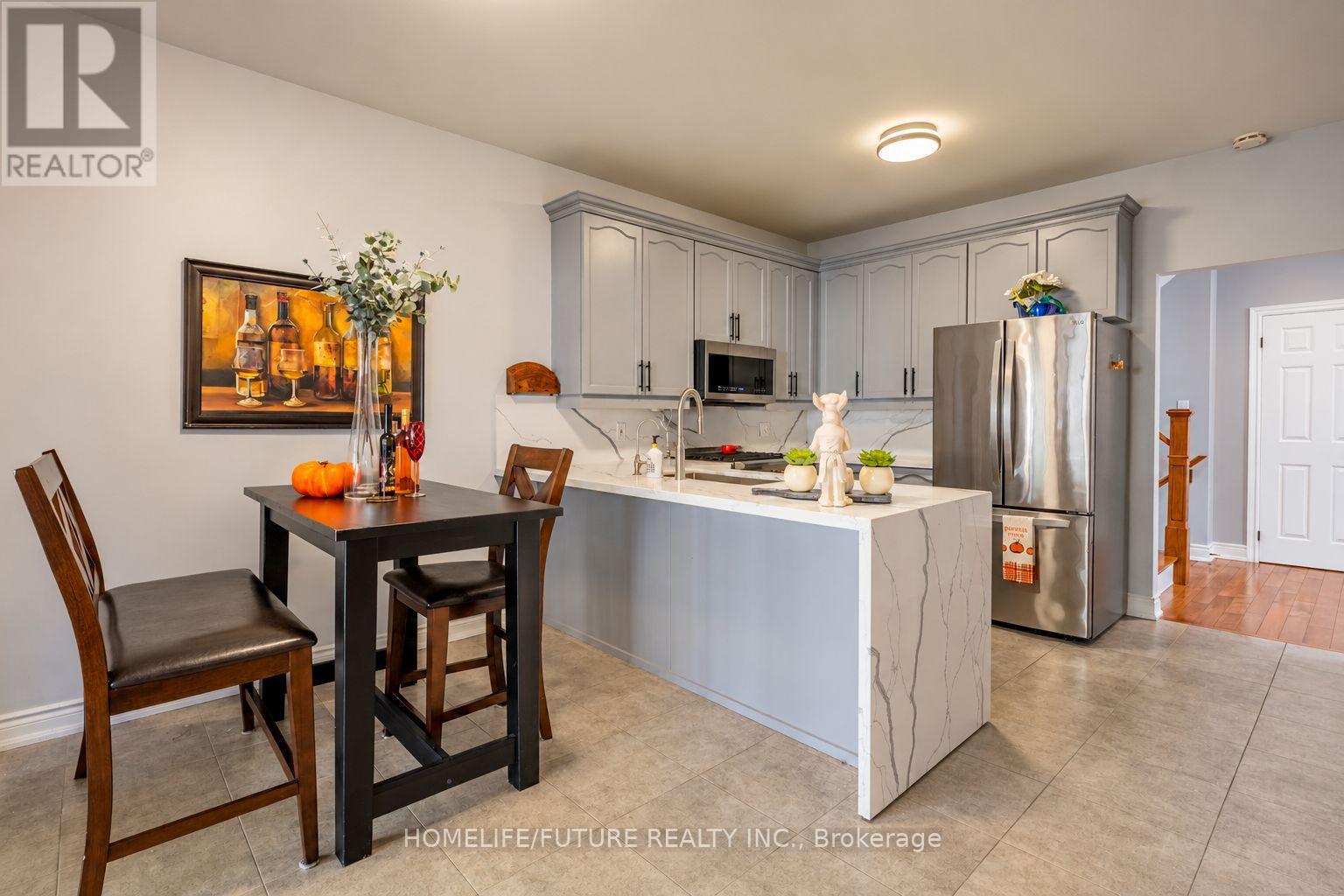 28 Montague Avenue, Clarington, ON photo 11