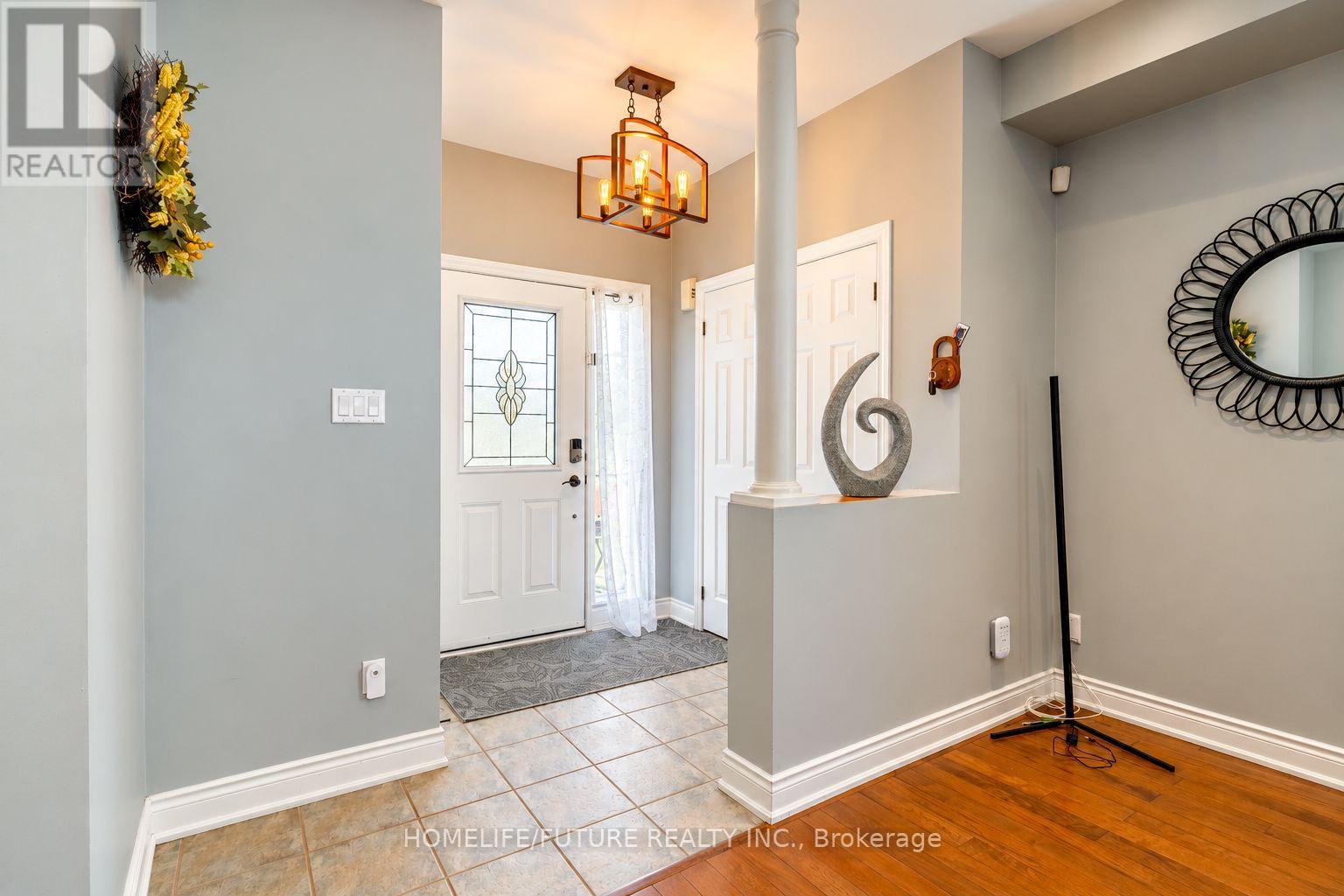 28 Montague Avenue, Clarington, ON photo 4