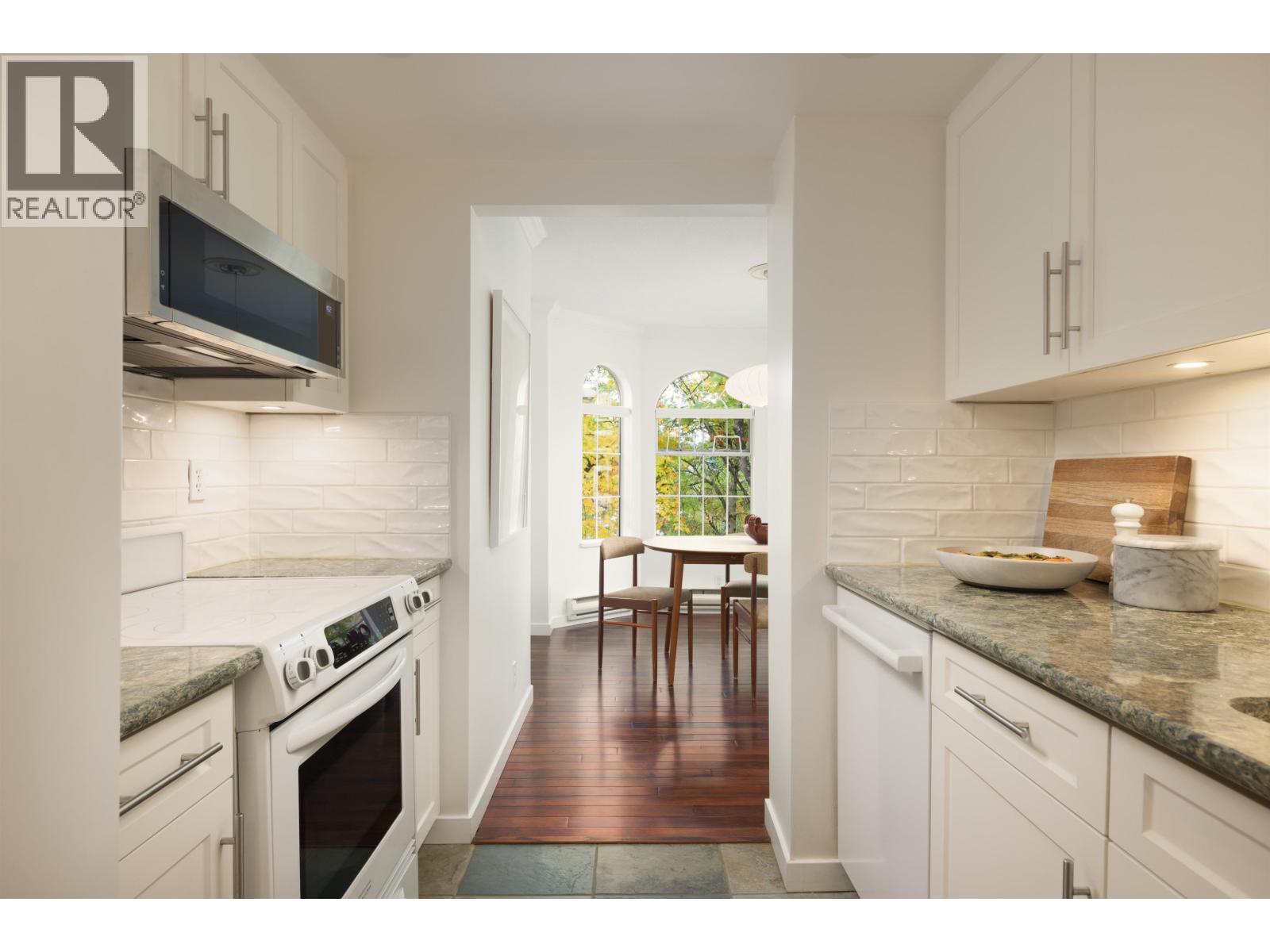 Photo of 603 888 BUTE STREET 16