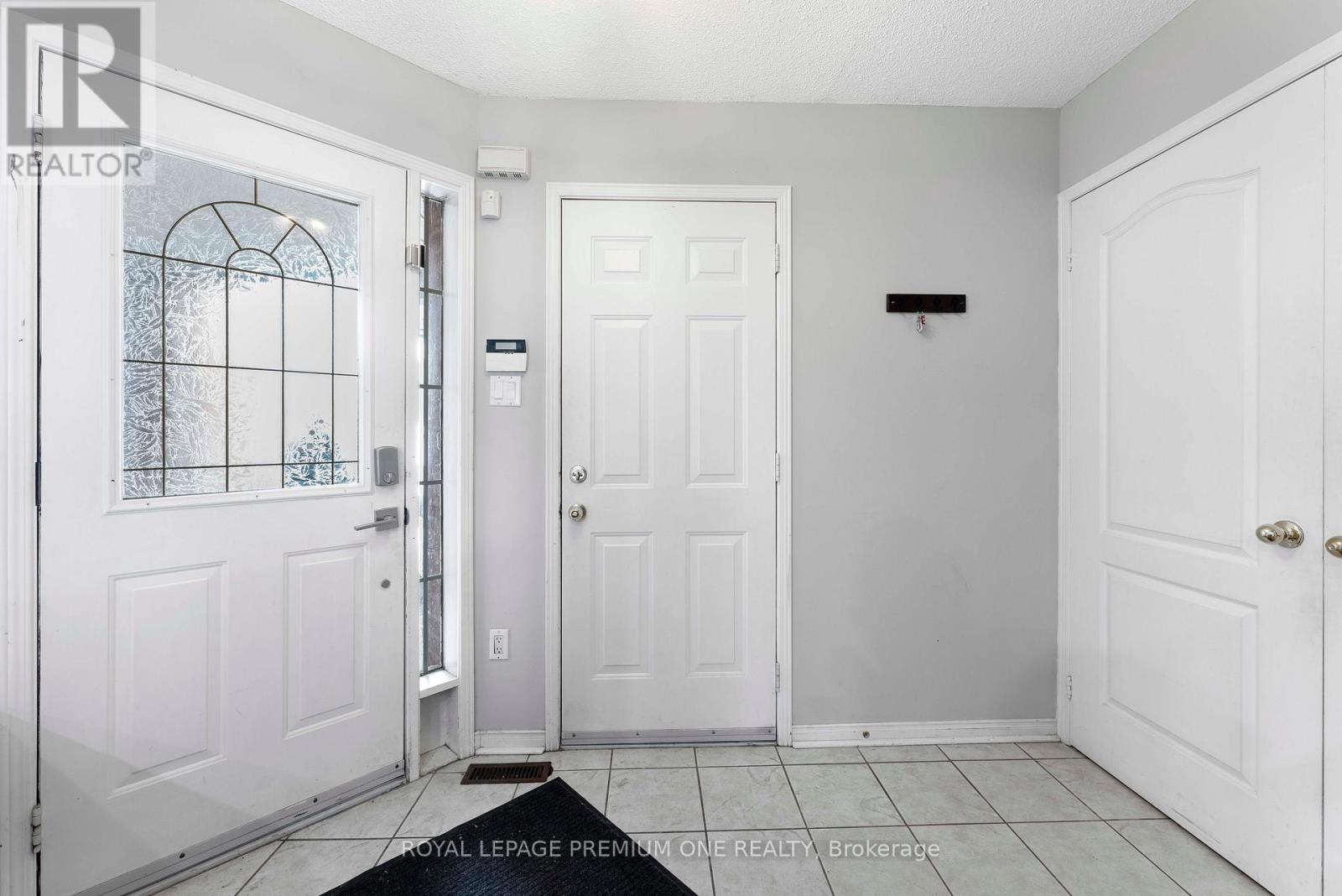 167 PARKTREE DRIVE, Vaughan (Maple) — photo 3