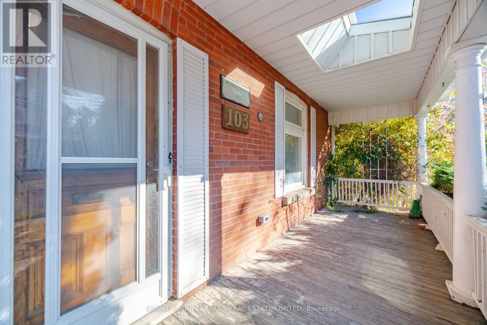 103 ARDEN AVENUE, Newmarket (Central Newmarket) — photo 2