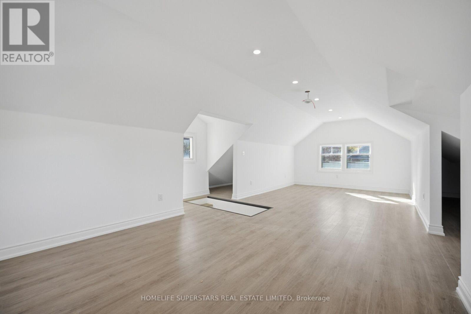 103 ARDEN AVENUE - 35