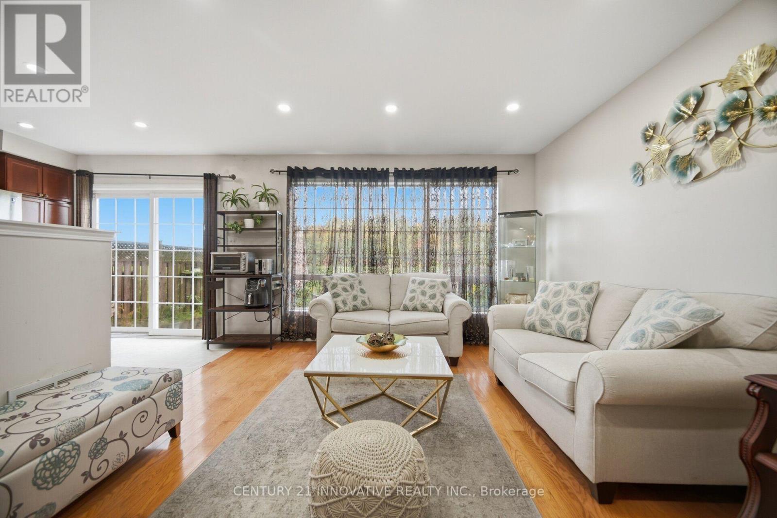 838 MCKAY CRESCENT - 4