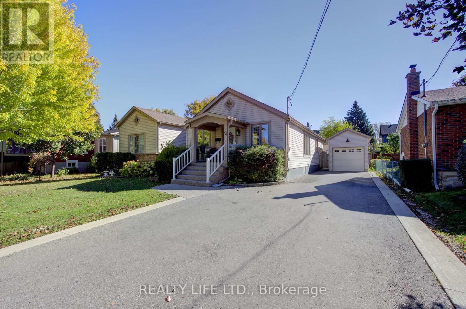 44 Miles Street, Milton, ON photo 3