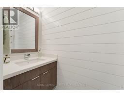 Bathroom - 212 Stadacona Avenue, Hamilton, ON L9G4K1 Photo 12