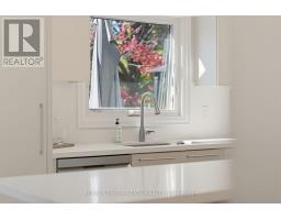 Kitchen - 212 Stadacona Avenue, Hamilton, ON L9G4K1 Photo 7