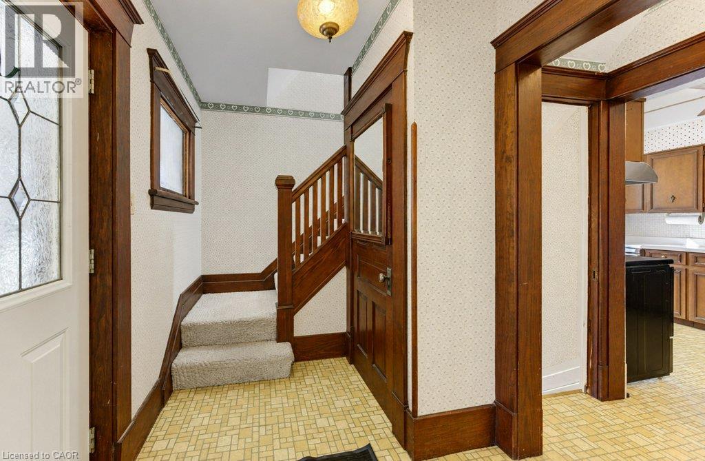 61 MCGIVERN Street, Moorefield — photo 7