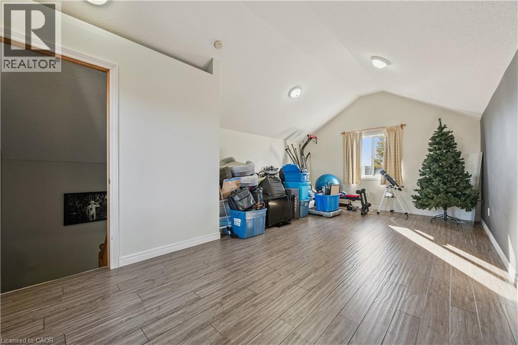 7 KROEGER Crescent - 25