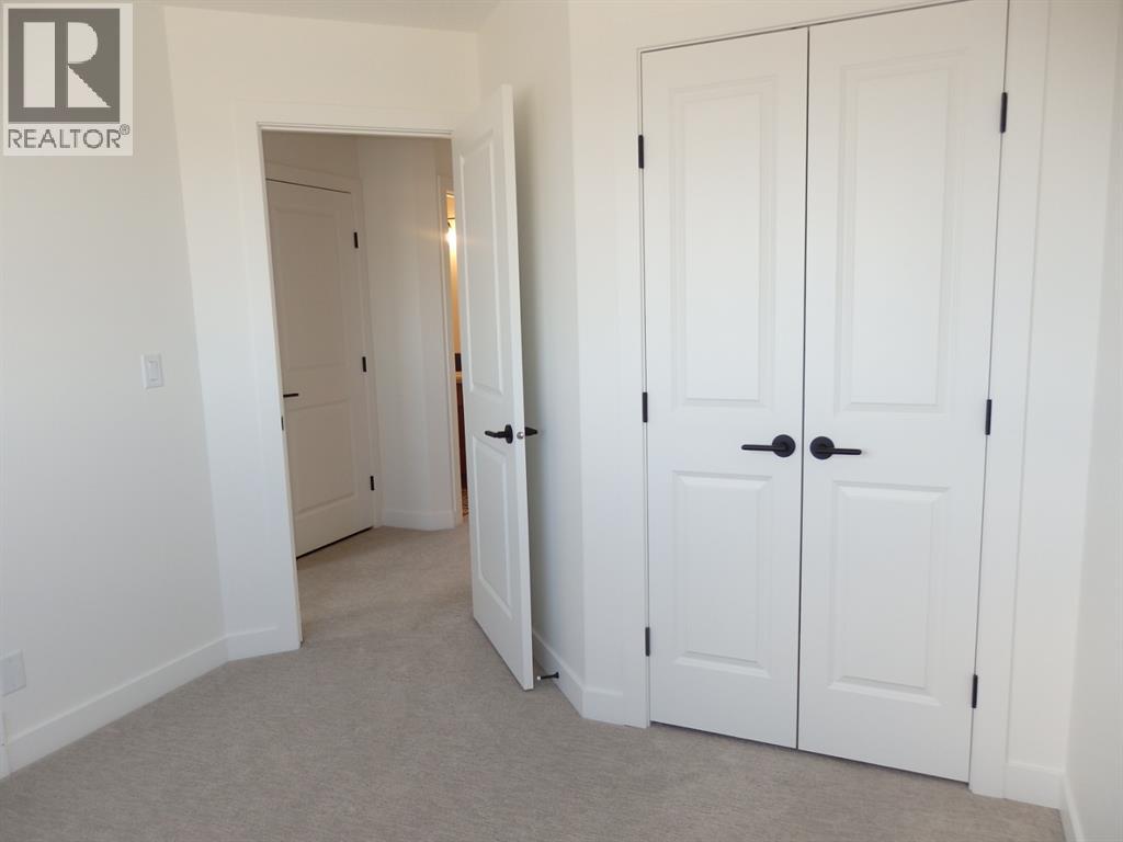 bedroom 3 closet view