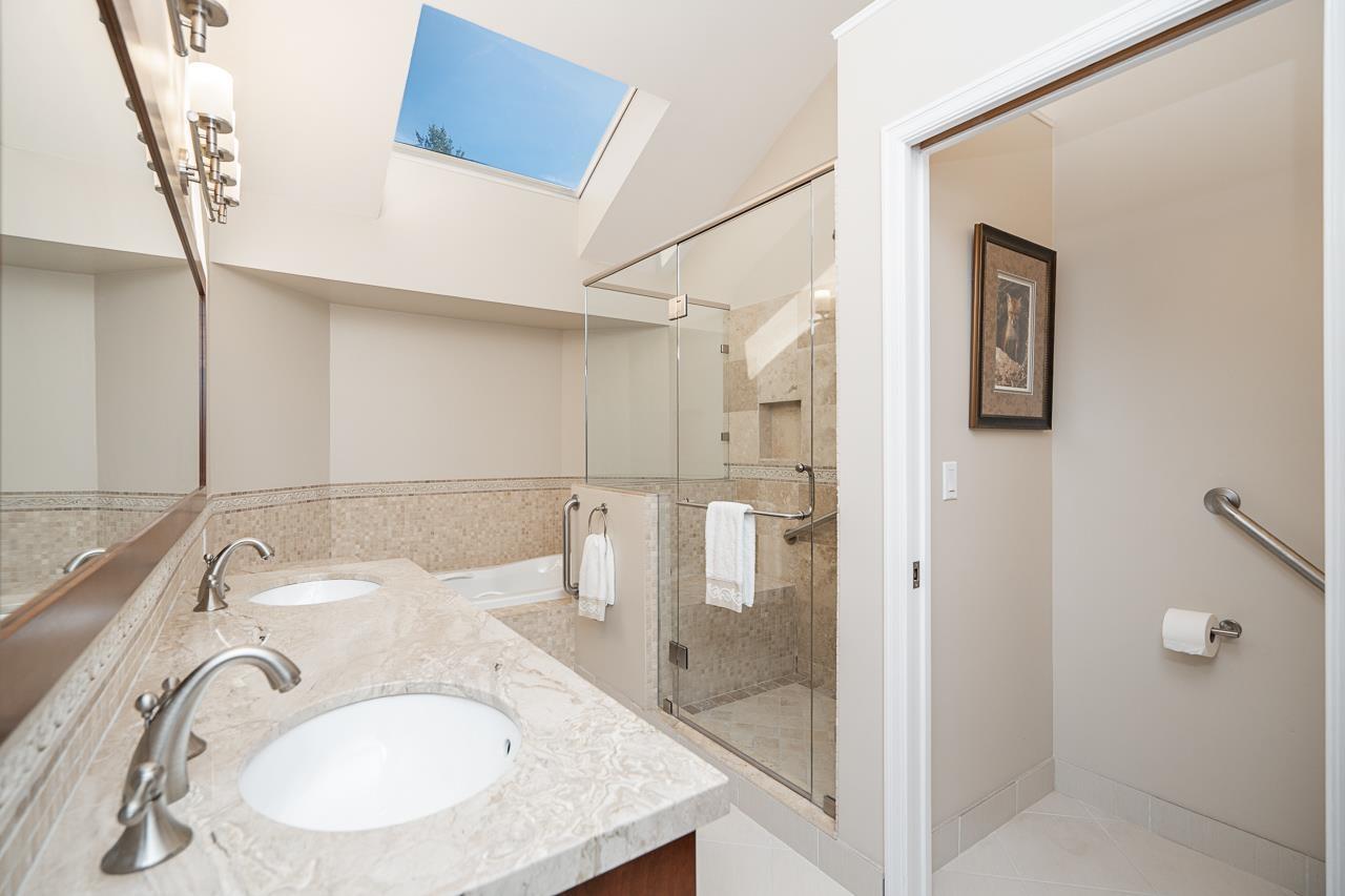 31 1725 SOUTHMERE CRESCENT, Surrey - Image 1
