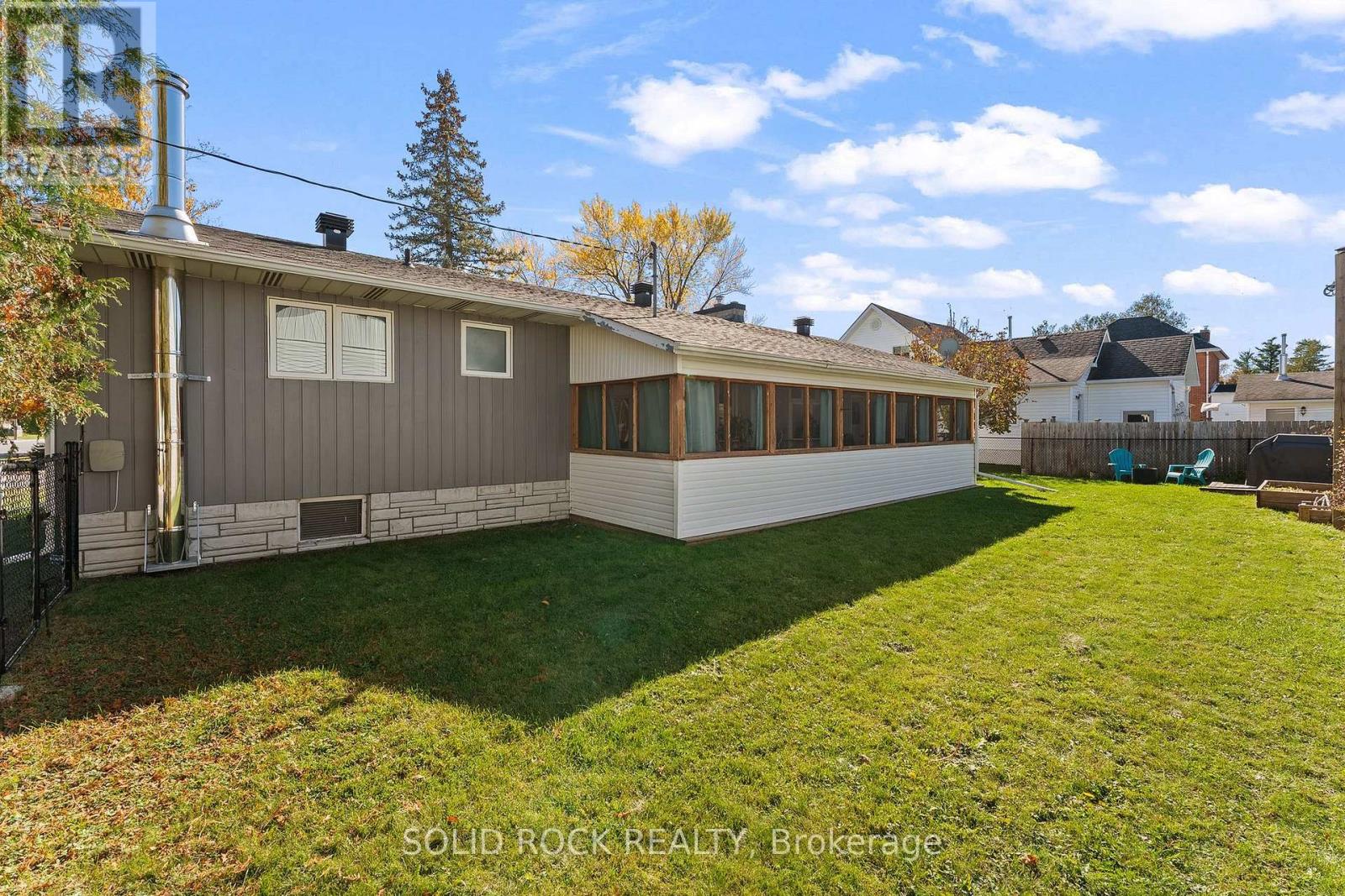 3 Bed, 2 Bath House for Sale in Arnprior – 45 NORMA STREET S, Arnprior – MLS# X14103024 - Image 38