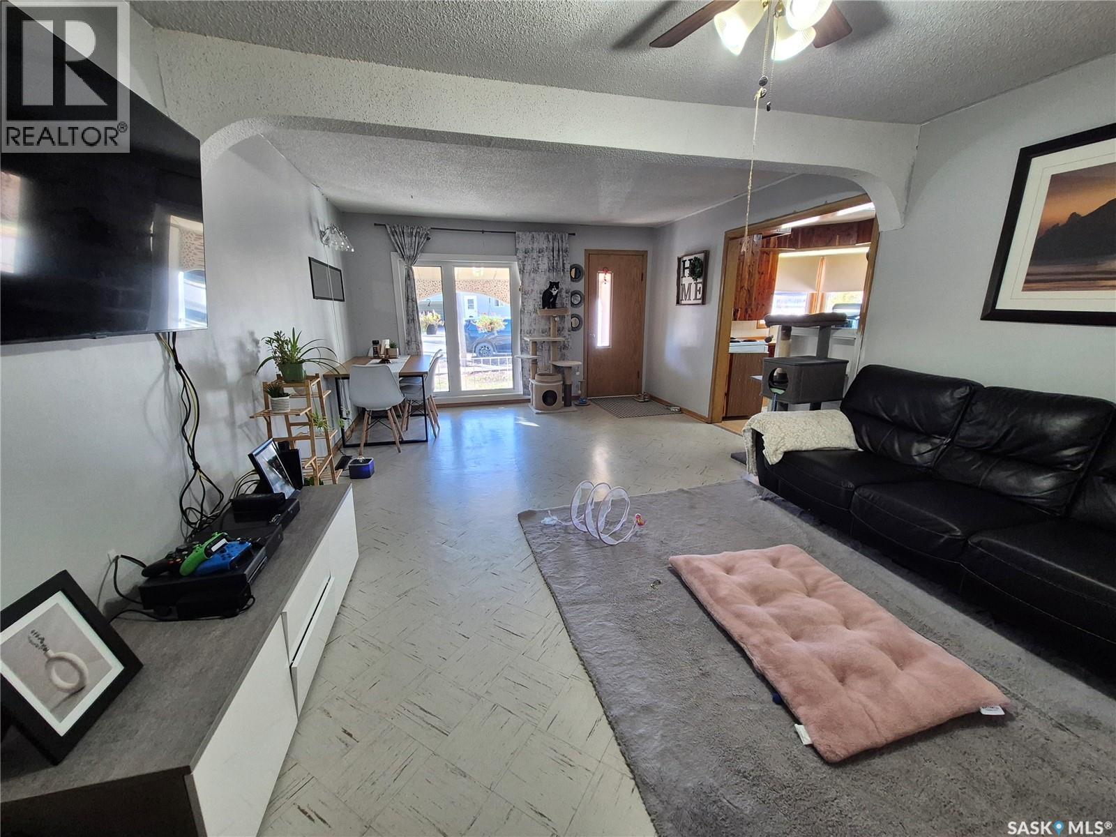 517 Bertrand AVENUE, Radville — photo 5