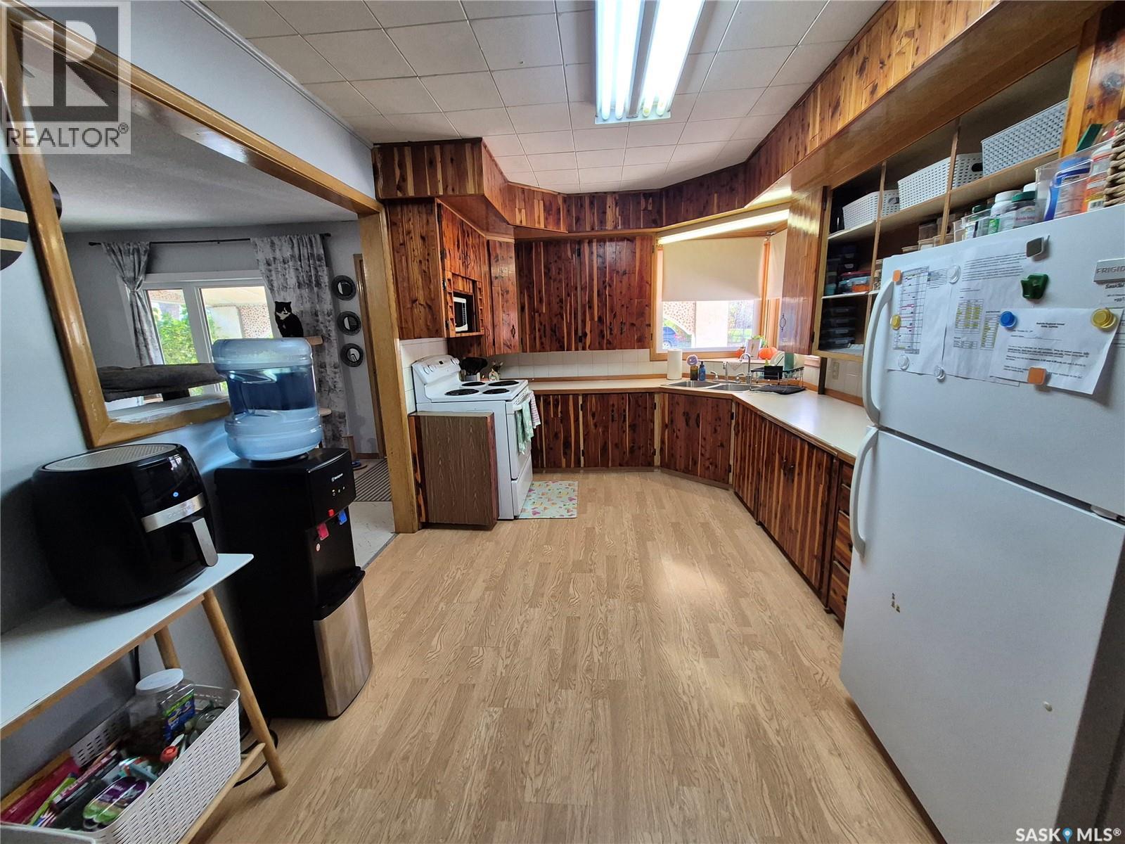 517 Bertrand AVENUE, Radville — photo 9