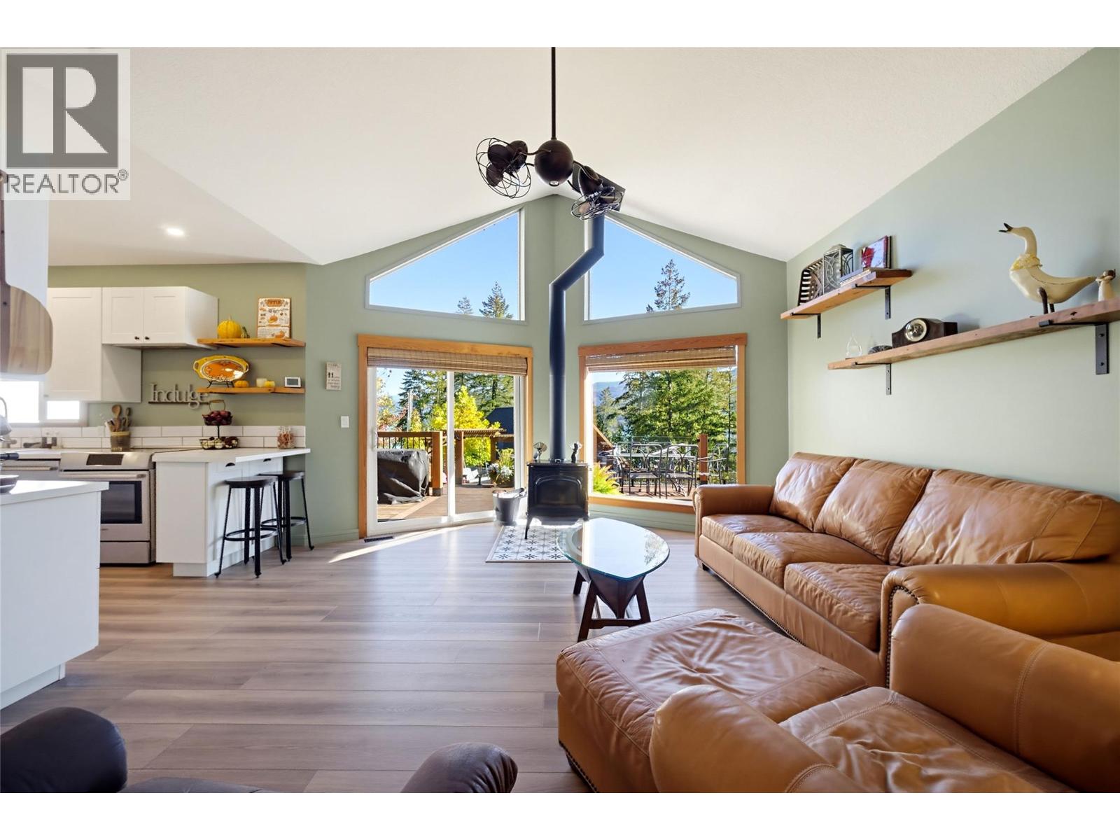 #4 5404 Sunnybrae Canoe Point Road - 7