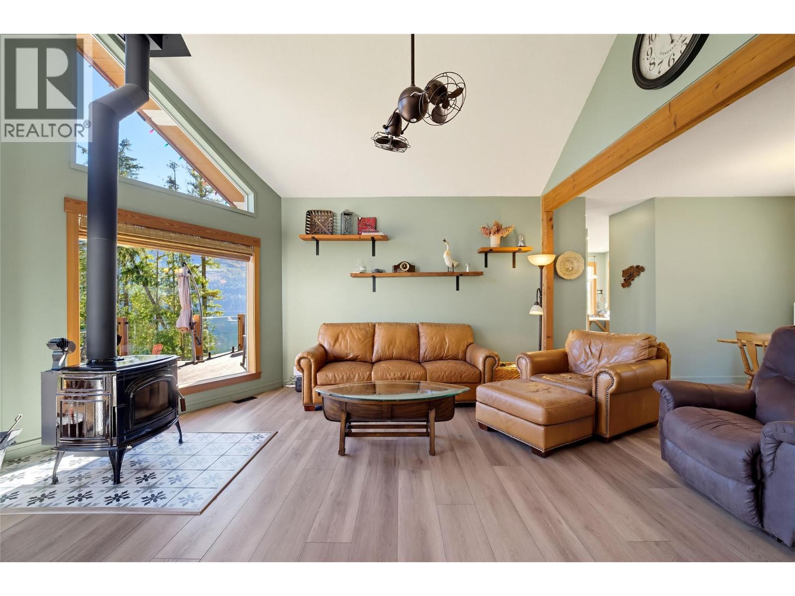 #4 5404 Sunnybrae Canoe Point Road - 10