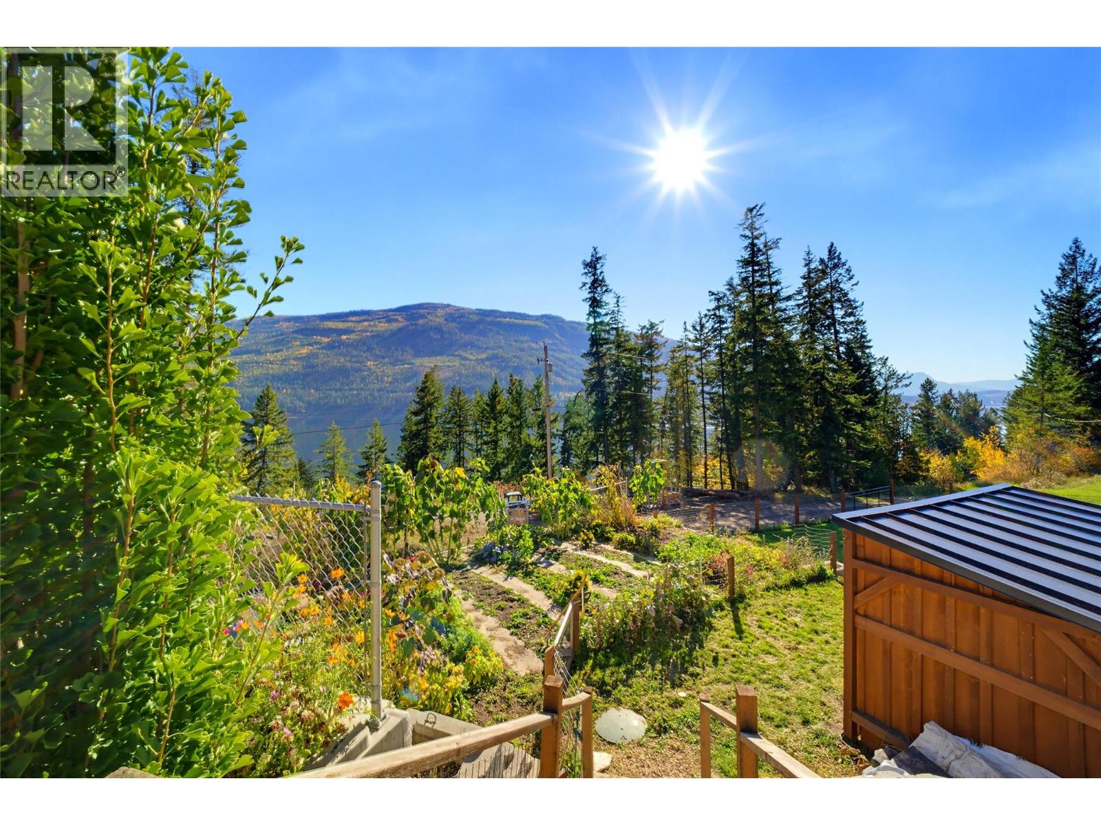 #4 5404 Sunnybrae Canoe Point Road - 53