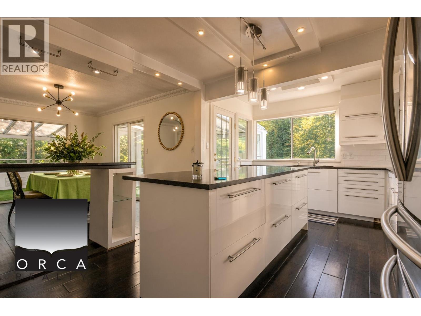 4380 WOODCREST photo 4