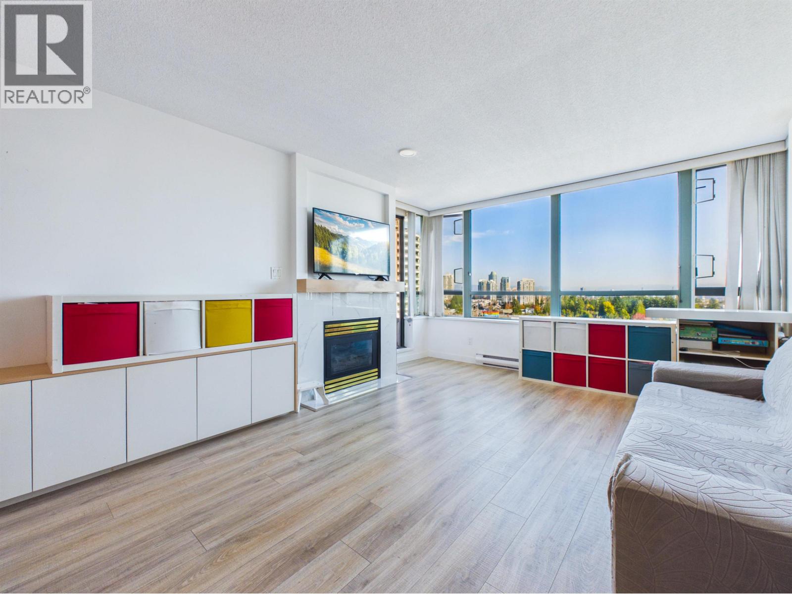 Photo of 1405 6622 SOUTHOAKS CRESCENT 18