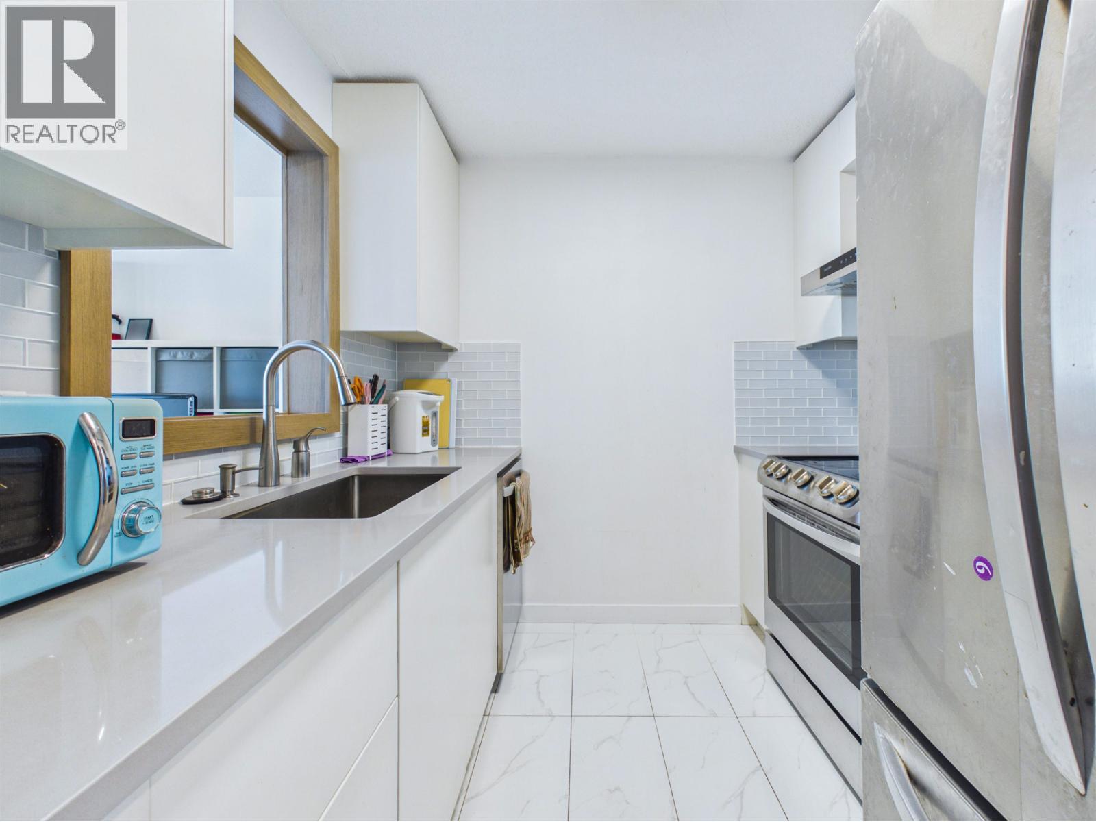 Photo of 1405 6622 SOUTHOAKS CRESCENT 7