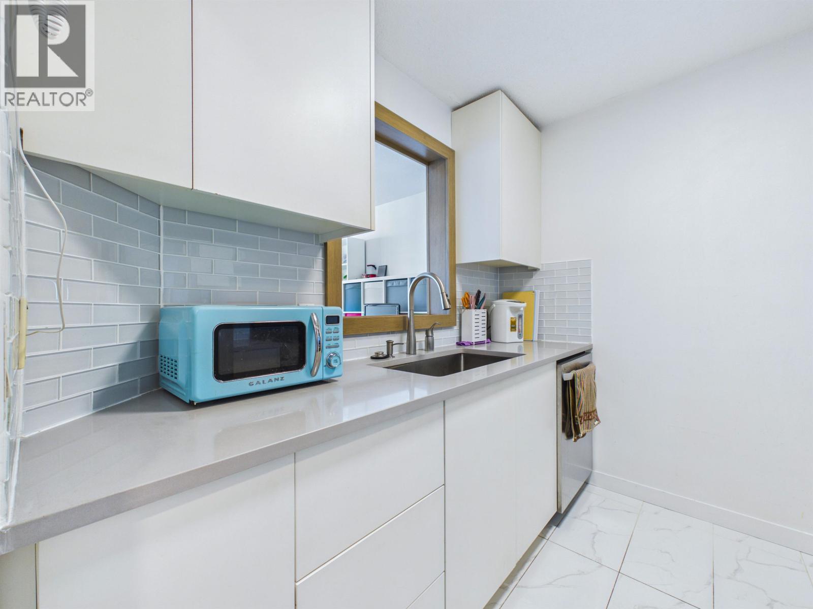 Photo of 1405 6622 SOUTHOAKS CRESCENT 8