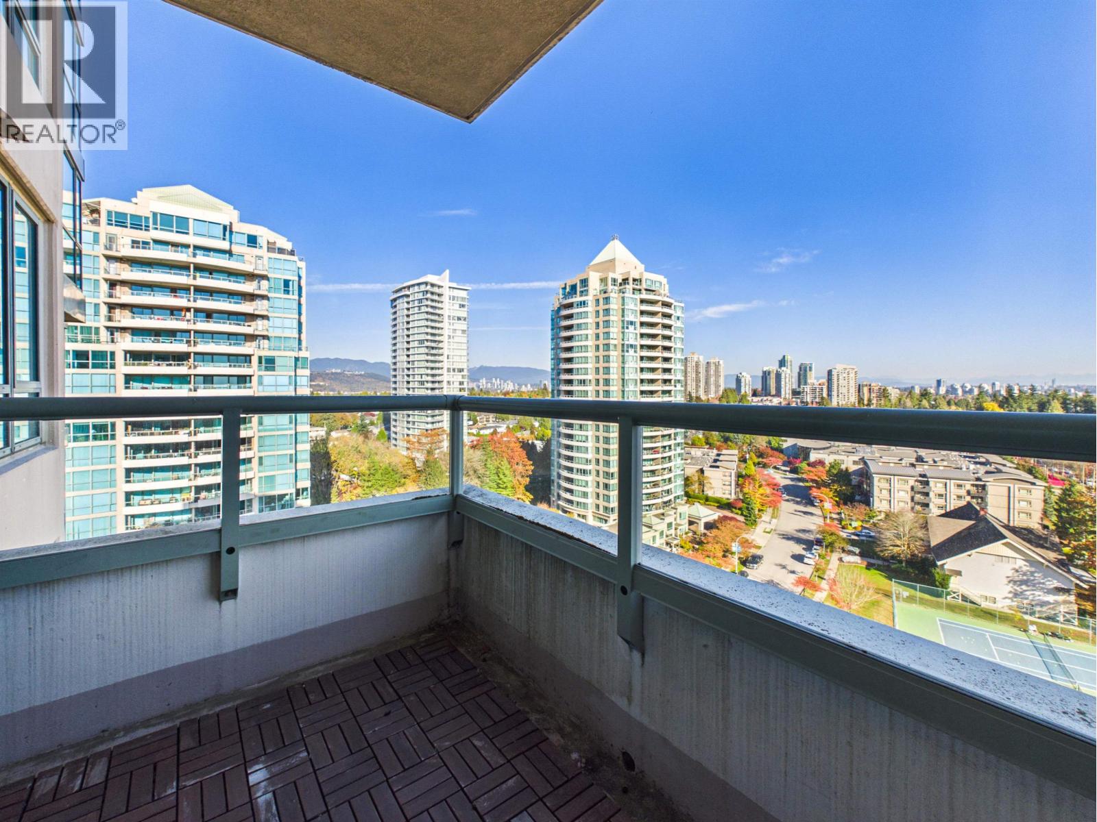 Photo of 1405 6622 SOUTHOAKS CRESCENT 19