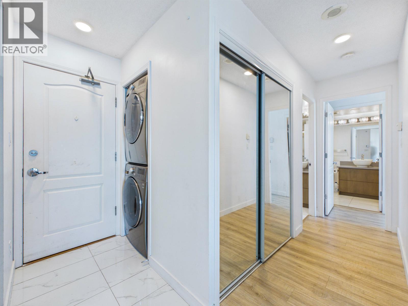Photo of 1405 6622 SOUTHOAKS CRESCENT 13